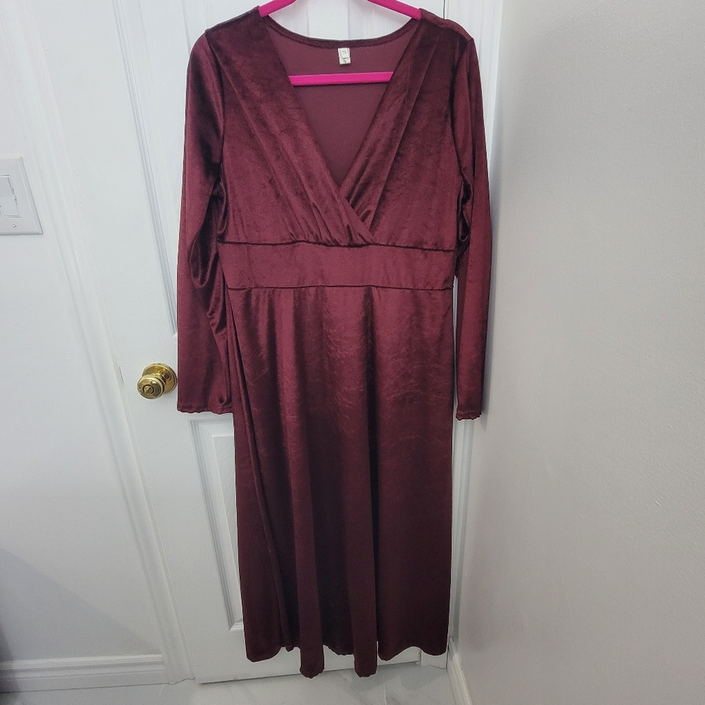 NWOT Elegant Velvet Red Burgundy Prom Dress Women XL